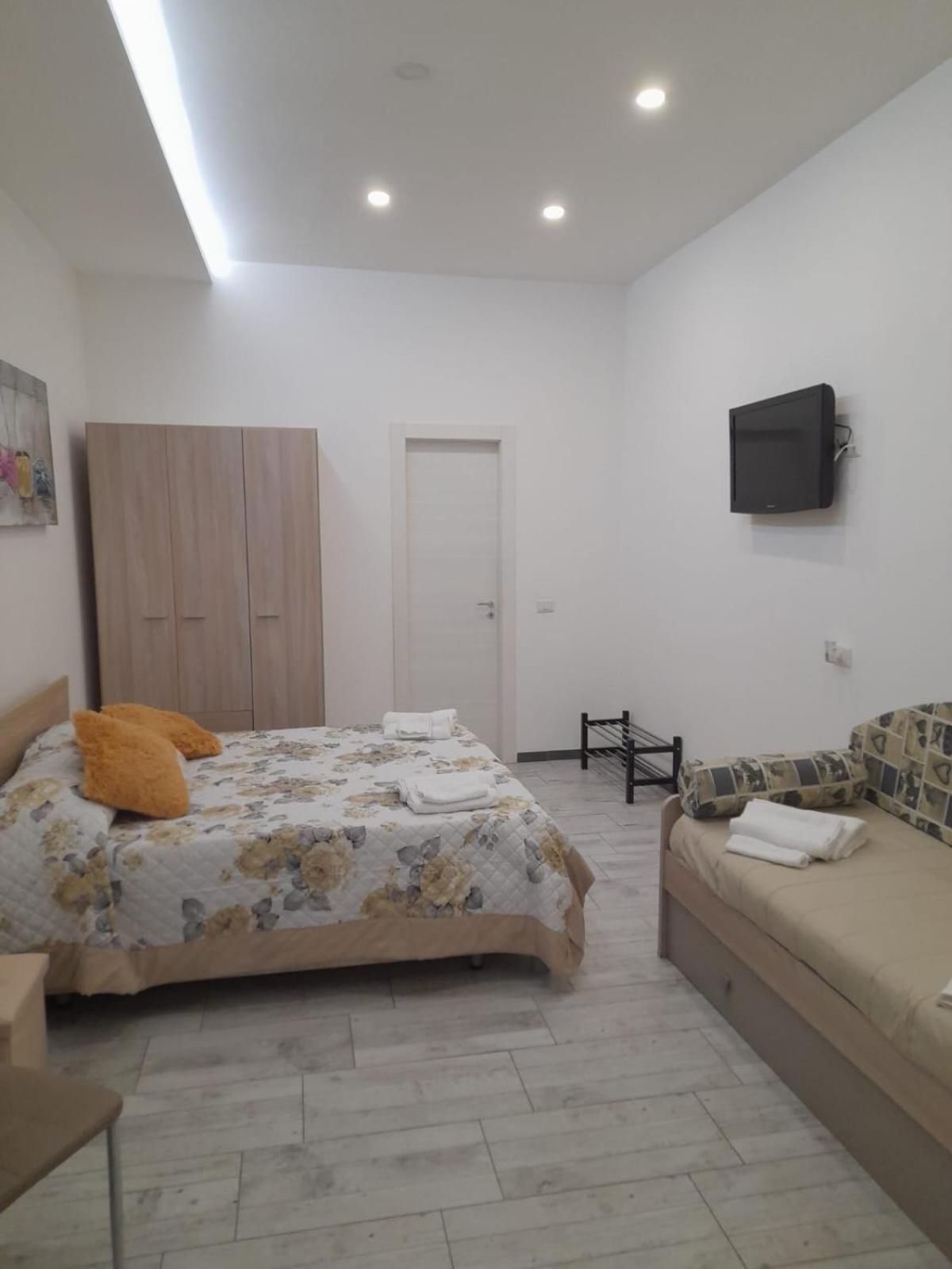 La Dimora Di Rosy Hotel Наполи Екстериор снимка